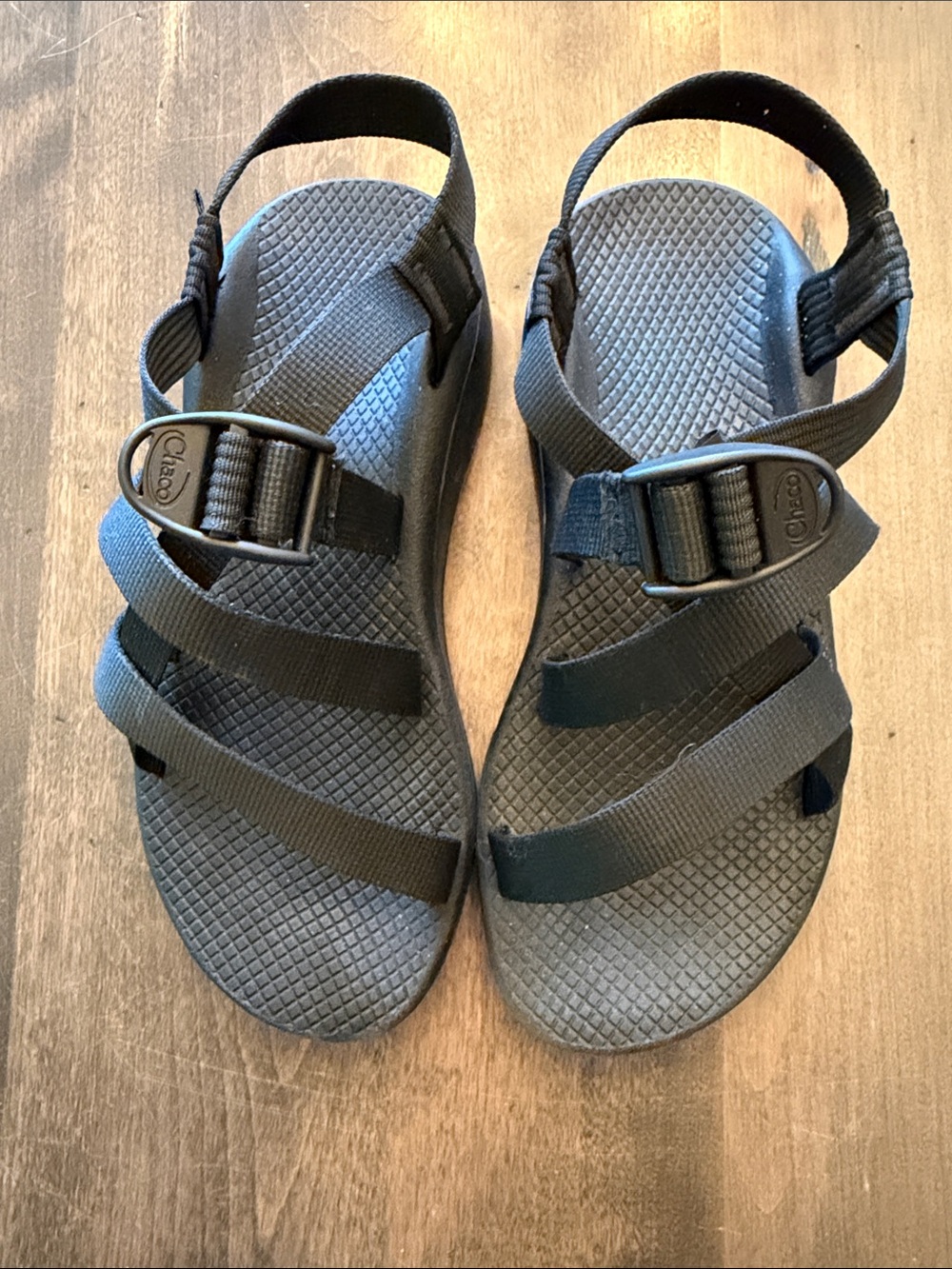 Like new Women’s Black Z1 Classic Chaco Sandals